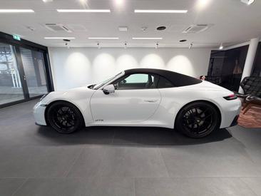 Porsche 992 II Carrera GTS Cabriolet — photo 2
