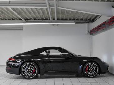 Porsche 992 II Carrera 4S Cabriolet — photo 8