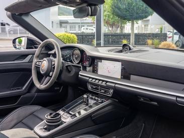 Porsche 992 I Targa 4S — photo 19