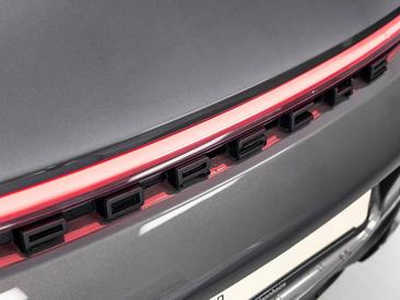 Porsche 992 I Carrera GTS Cabriolet — photo 35