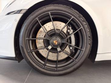 Porsche 992 II Carrera GTS Cabriolet — photo 11