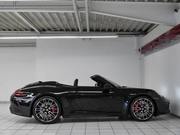 Porsche 992 II Carrera 4S Cabriolet — photo 10