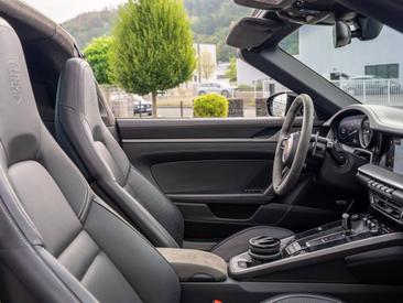 Porsche 992 I Targa 4S — photo 20