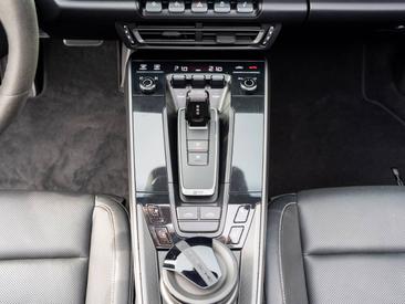 Porsche 992 I Targa 4S — photo 22