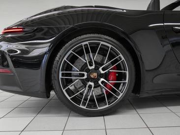 Porsche 992 II Carrera 4S Cabriolet — photo 15