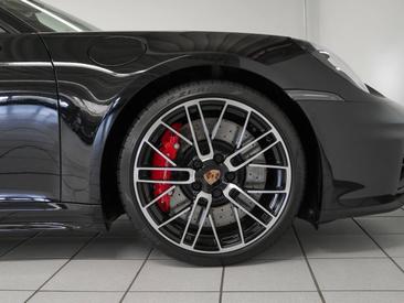 Porsche 992 II Carrera 4S Cabriolet — photo 16