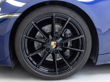 Porsche 992 I Carrera 4S Cabriolet — photo 6