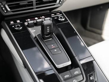 Porsche 992 I Carrera Cabriolet — photo 26