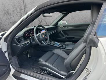 Porsche 992 II Carrera 4S Cabriolet — photo 13