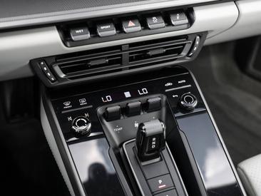 Porsche 992 I Carrera Cabriolet — photo 27