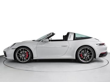 Porsche 992 I Targa 4S — photo 2