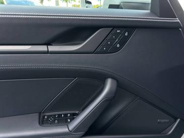 Porsche 992 II Carrera 4S Cabriolet — photo 16