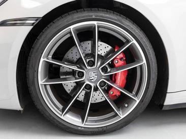 Porsche 992 I Targa 4S — photo 6
