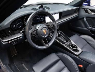 Porsche 992 I Carrera 4S Cabriolet — photo 13