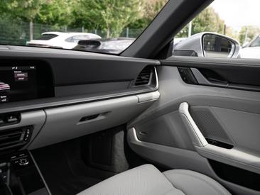 Porsche 992 I Carrera Cabriolet — photo 33