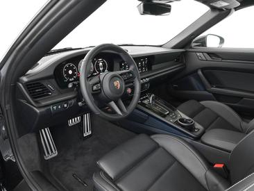 Porsche 992 II Carrera 4 GTS Cabriolet — photo 11