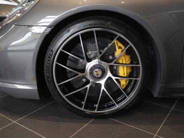 Porsche 991 II Turbo S Cabriolet — photo 8
