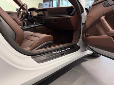 Porsche 992 II Carrera GTS Cabriolet — photo 28