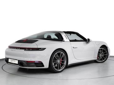 Porsche 992 I Targa 4S — photo 10