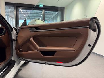Porsche 992 II Carrera GTS Cabriolet — photo 29