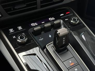 Porsche 992 II Turbo S Cabriolet — photo 14