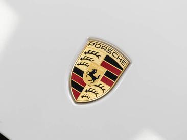 Porsche 992 I Targa 4S — photo 12