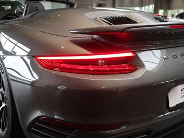 Porsche 991 II Turbo S Cabriolet — photo 11