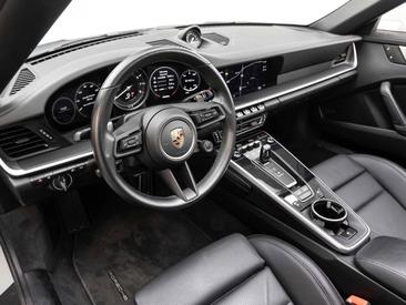 Porsche 992 I Targa 4S — photo 13