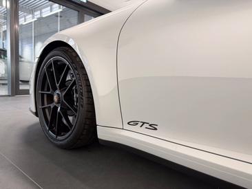 Porsche 992 II Carrera GTS Cabriolet — photo 32
