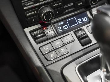 Porsche 991 I Turbo S Cabriolet — photo 22