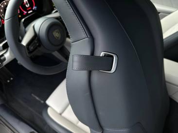 Porsche 992 II Turbo S Cabriolet — photo 19