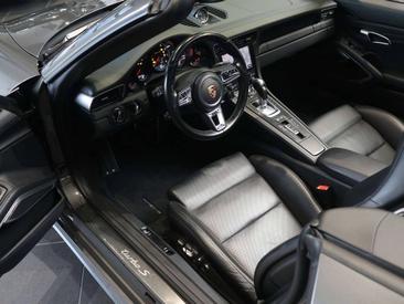 Porsche 991 II Turbo S Cabriolet — photo 15