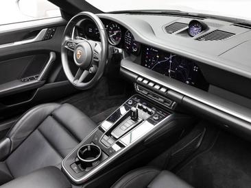 Porsche 992 I Targa 4S — photo 17