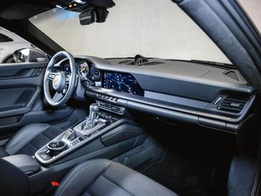 Porsche 992 I GT3 Mit Touring-Paket — photo 17