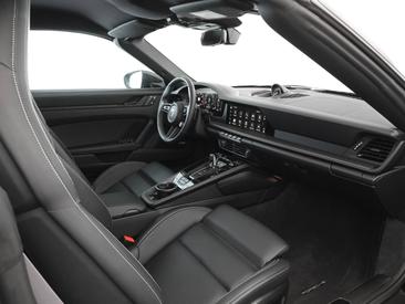 Porsche 992 II Carrera 4 GTS Cabriolet — photo 20