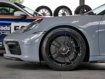 Porsche 992 I Carrera 4 GTS Cabriolet — photo 11