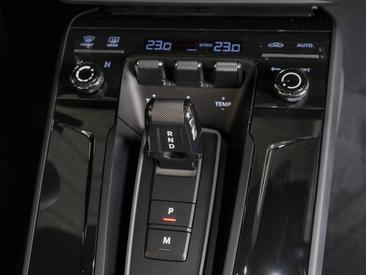 Porsche 992 II Carrera 4S Cabriolet — photo 37