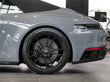 Porsche 992 I Carrera 4 GTS Cabriolet — photo 12