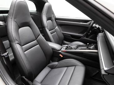 Porsche 992 I Targa 4S — photo 22