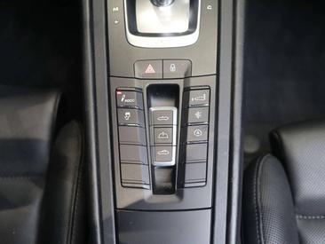 Porsche 991 II Turbo S Cabriolet — photo 20