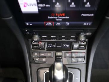 Porsche 991 II Turbo S Cabriolet — photo 21