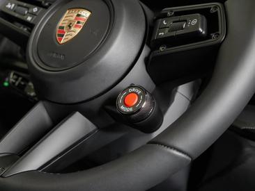 Porsche 992 II Carrera 4S Cabriolet — photo 40