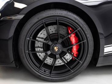 Porsche 992 II Carrera GTS Cabriolet — photo 6