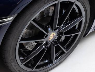 Porsche 992 I Carrera 4S Cabriolet — photo 32