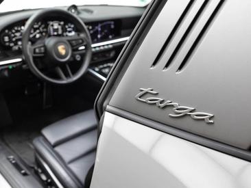 Porsche 992 I Targa 4S — photo 27
