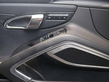 Porsche 991 II Turbo S Cabriolet — photo 26