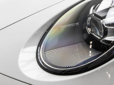 Porsche 992 I Targa 4S — photo 32
