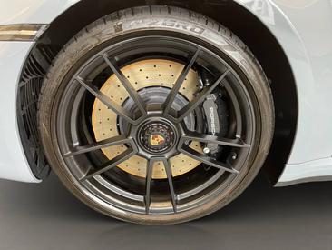 Porsche 992 I Carrera 4 GTS — photo 12