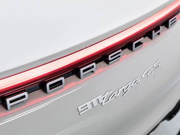 Porsche 992 I Targa 4S — photo 33