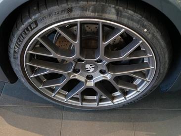 Porsche 992 II Carrera — photo 11